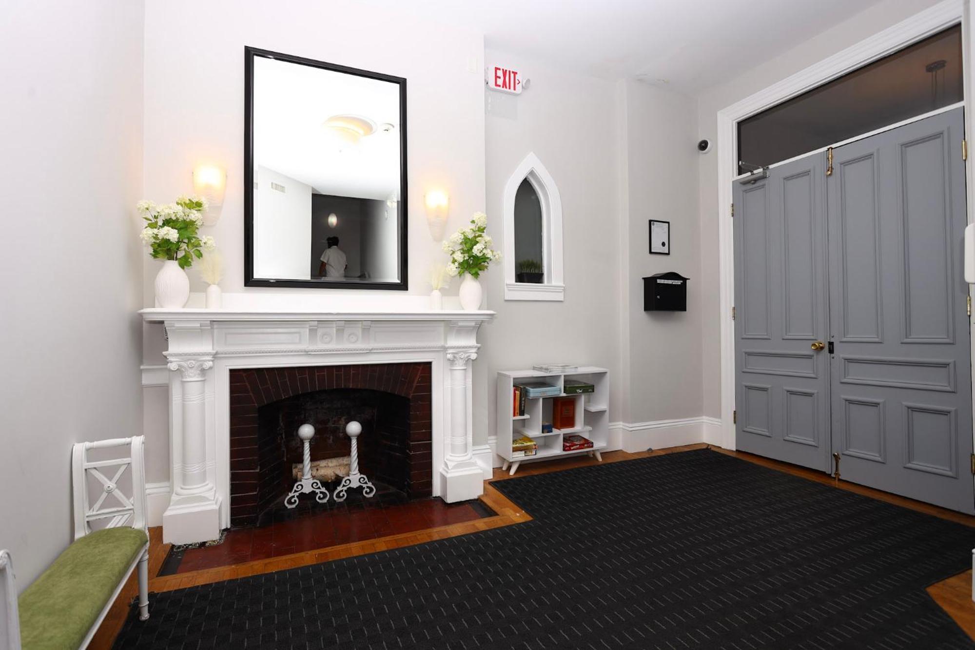 Cozy Newbury Street Studio, #5 Бостон Экстерьер фото